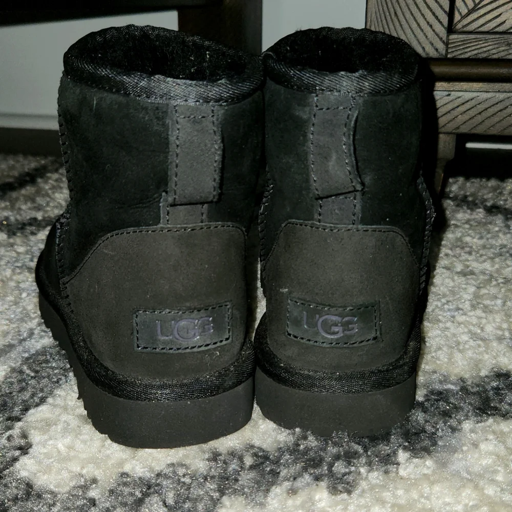 Ugg Classic Mini - Picture 2 of 3
